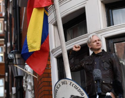 Assange situation 'not sustainable', says Ecuador government     - CNET