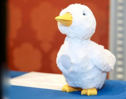 'My Special Aflac Duck' is a robot to help kids with cancer     - CNET