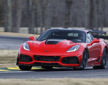 2019 Chevrolet Corvette ZR1 inadvertently sets lap record at VIR     - Roadshow