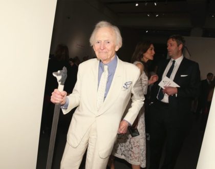 Author Tom Wolfe dies at 88     - CNET